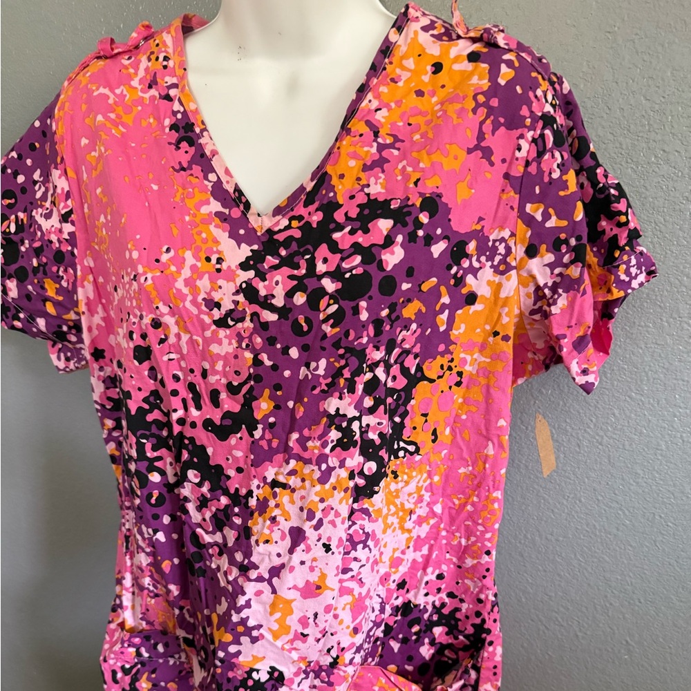 Women’s large scrub top. No stains not used with out tags